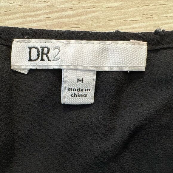 DR2 Embroidered V Neck Cap Sleeve Black Textured Blouse Women's Size Medium - Picture 7 of 8